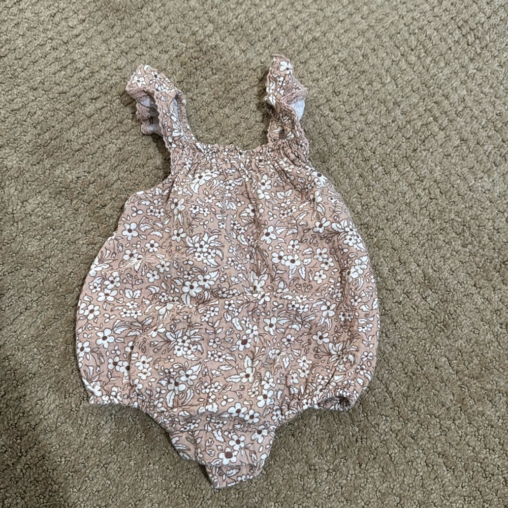 GUC Quincy Mae Floral Bubblesuit